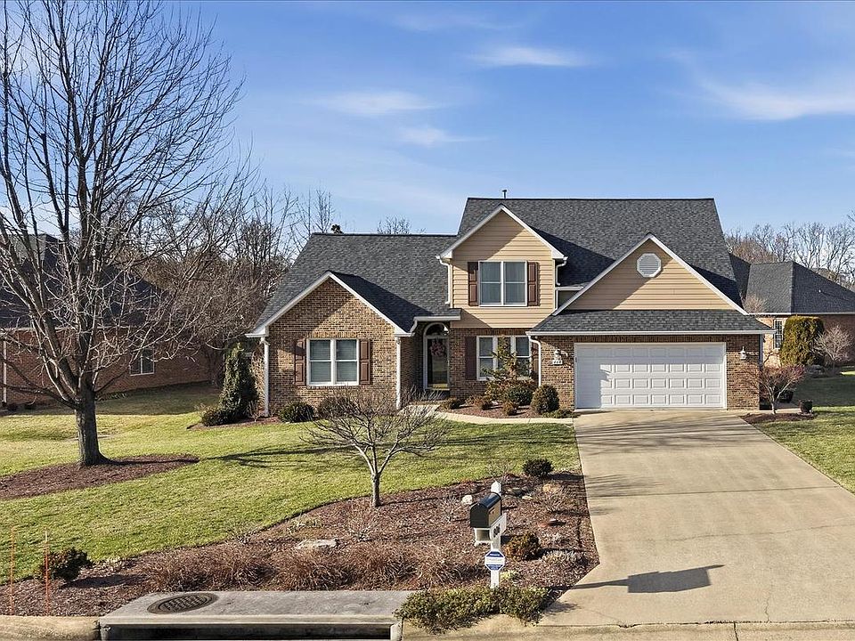 1st image of 806 Mahone Dr