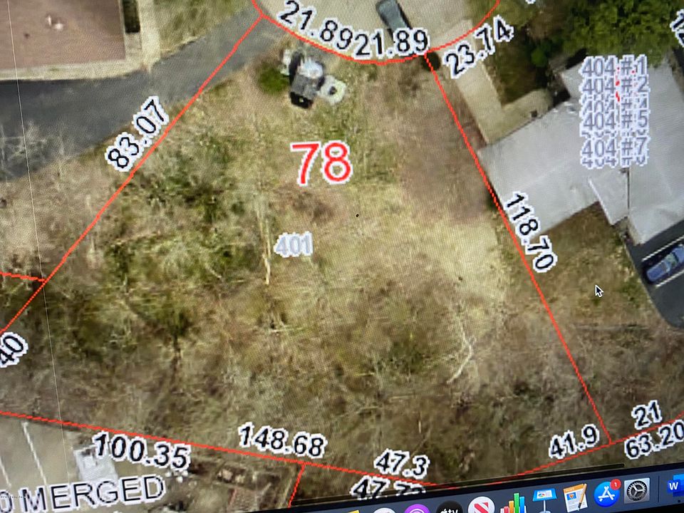 2nd image of 401 Lindsay Ct