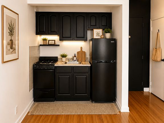 2nd image of 146 E 16th St #2F