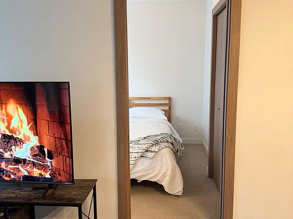 4th image of 68 Smithe St #1103