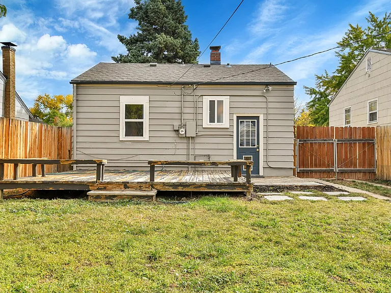 2245 S Franklin St — Photo 45
