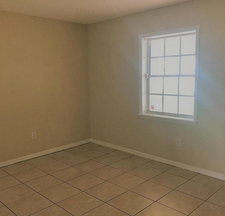 1st image of 111 Sandalwood Dr