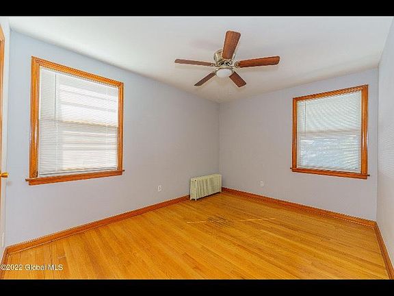 5th image of 4 Dennis Ave #1
