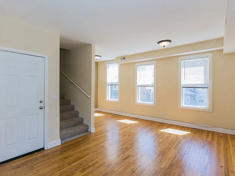 1636 N Spaulding Ave — Photo 3