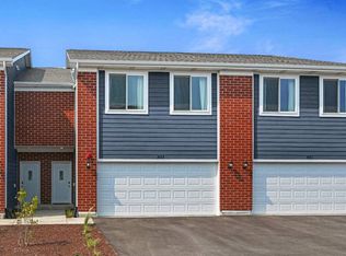 1013 Gillespie Ln, Yorkville, IL 60560