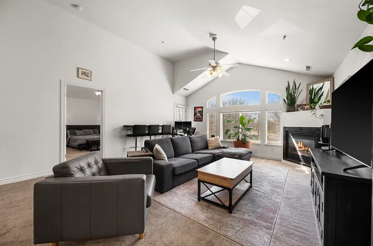 2725 S 700 E — Photo 14