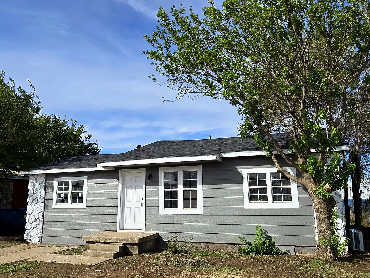 3 bed, 1104 sqft, $1,200 — Photo 1