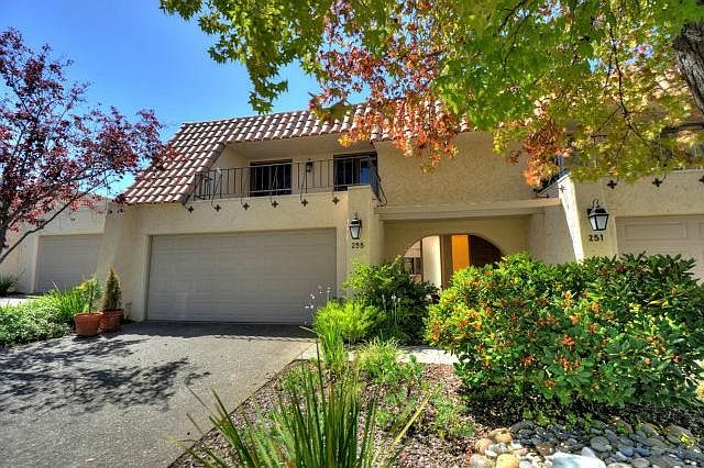 1st image of 255 Casitas Bulevar