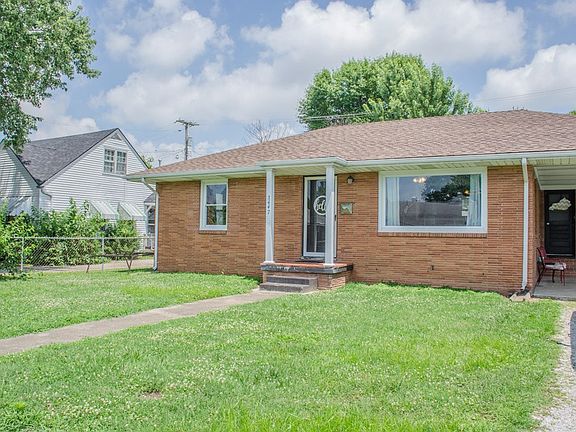 2nd image of 3447 Hawthorne Dr