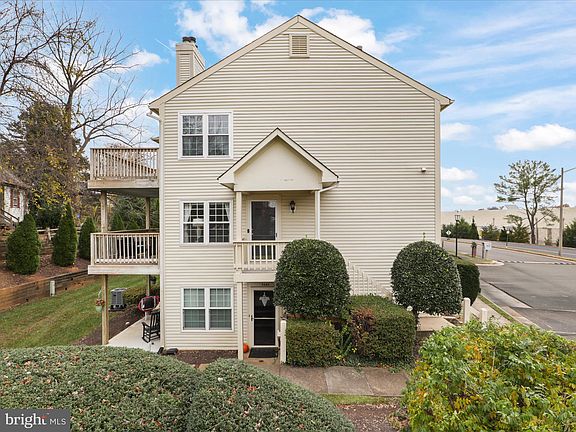 4th image of 708 Cedar Crest Dr #B