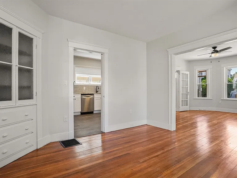133 Winthrop St — Photo 3