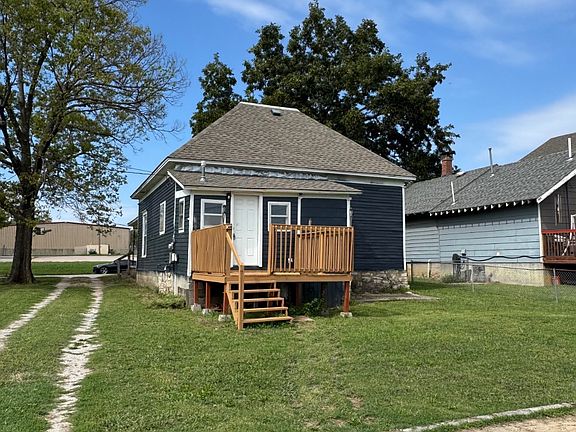 2nd image of 612 N Washington Ave