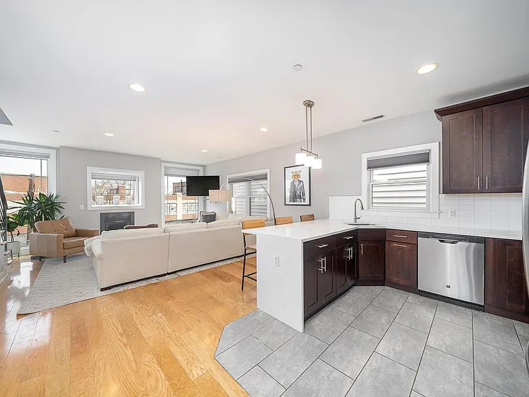 29 Ravine Ave #2 — Photo 9
