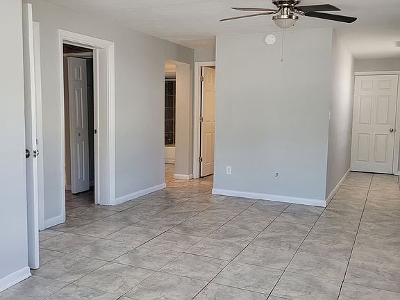 2nd image of 424 Camellia Dr