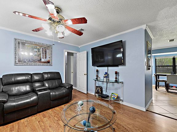 4th image of 4705 Newman Ave