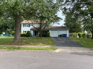 5 Kuhn St, Somerset, NJ 08873