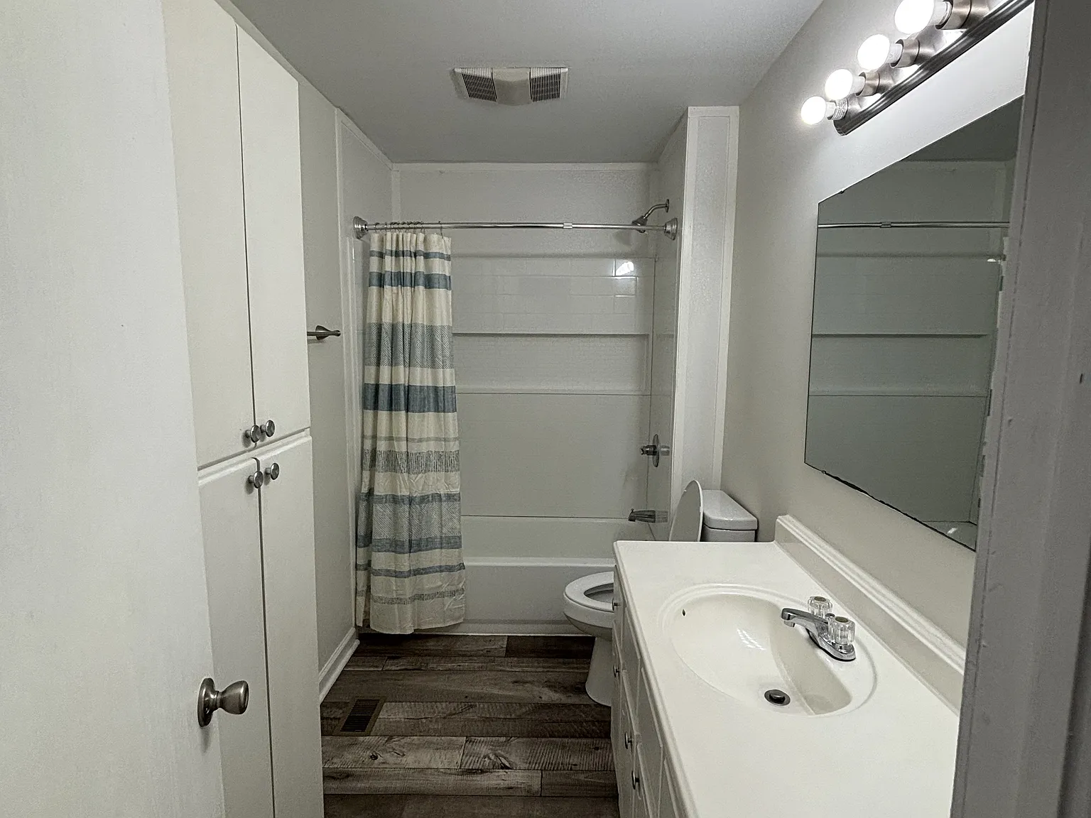 2 bed, 1300 sqft, $750 — Photo 4