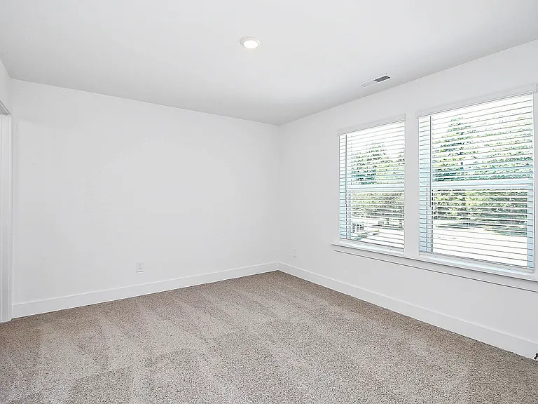 2613 Dr Carver Rd — Photo 28