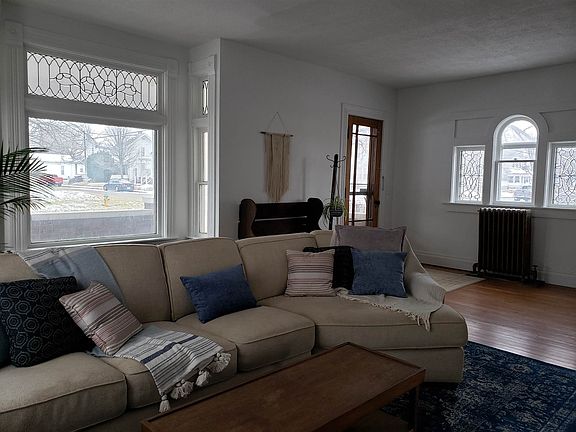 5th image of 127 W Central Ave