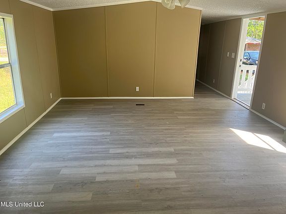 4th image of 126 Margaret St