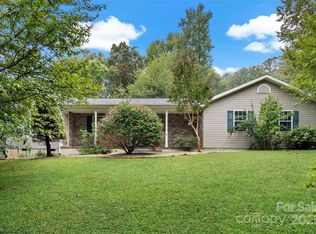 202 Cardinal Crest Ln, Asheville, NC 28805