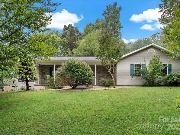 202 Cardinal Crest Ln, Asheville, NC 28805