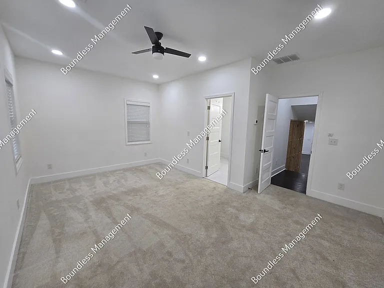 1064 Westmoor Dr NW — Photo 9