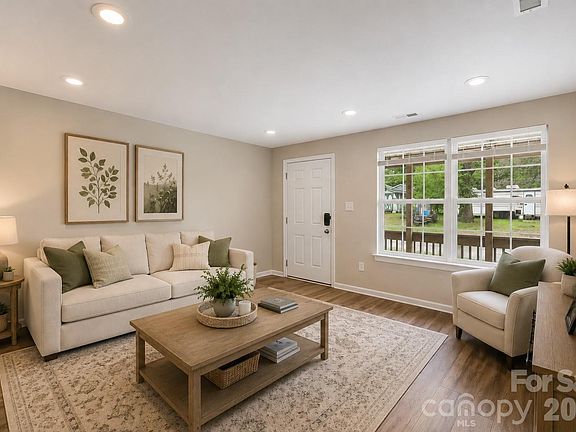 3rd image of 2657 Norman St