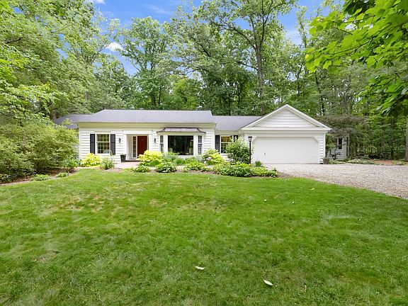 2nd image of 9291 Robinhood Cir