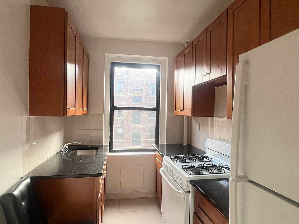 1st image of 6264 Saunders St #3S