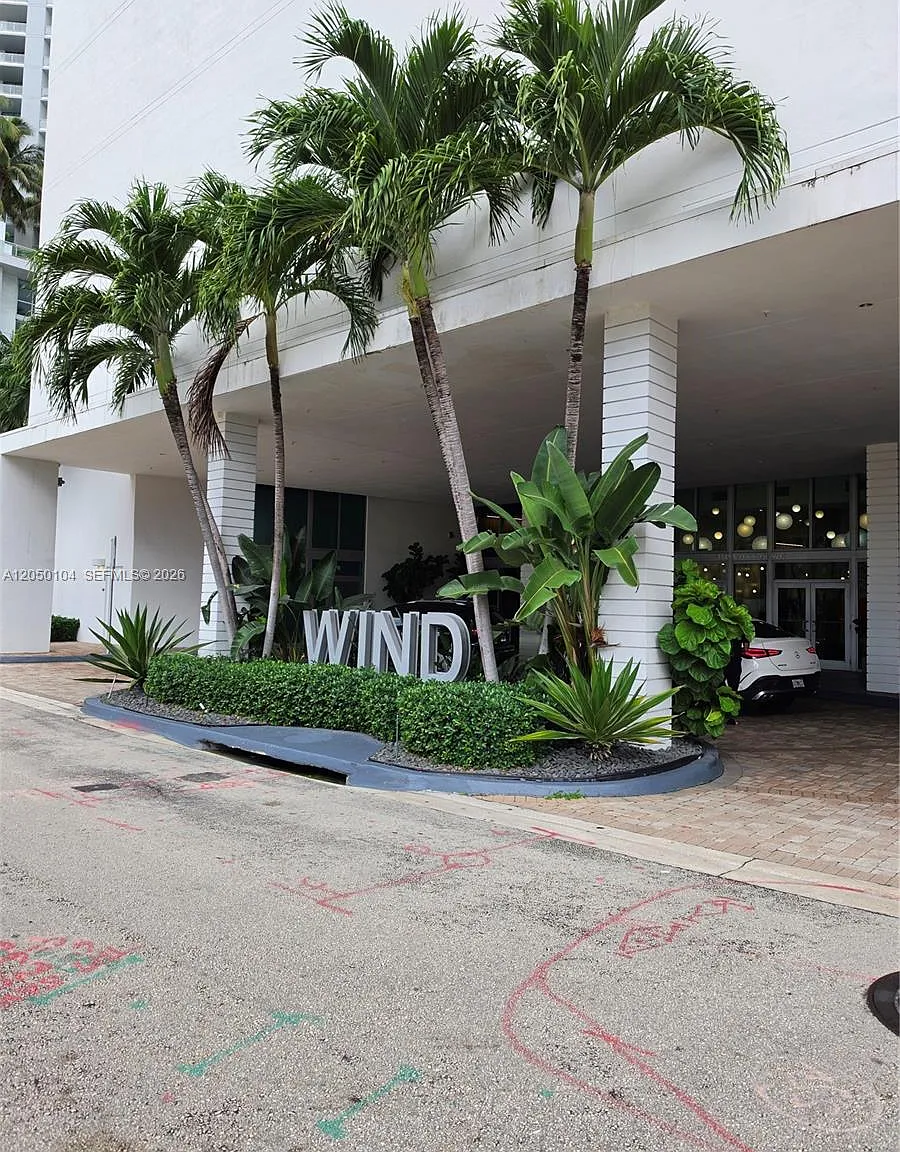 Wind Condo — Photo 1
