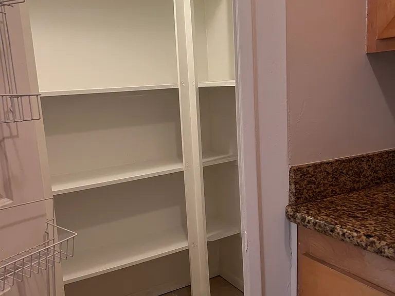 6526 Ocean Crest Dr — Photo 8