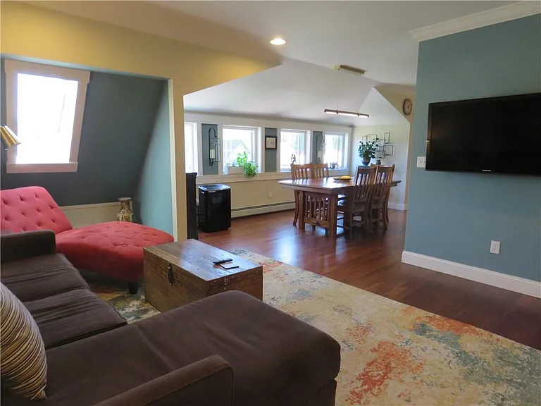 276 George St #4 — Photo 3