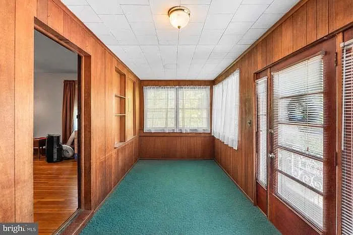 Charming Dutch Colonial In Pennsauken, Nj — Photo 4