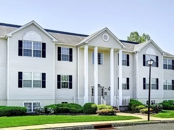 100 Liberty Village Dr Unit 206, Warren, NJ 07059
