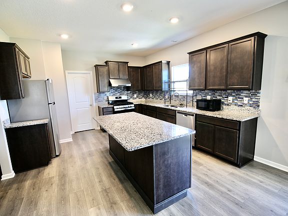 3rd image of 606 Timber Valley Dr