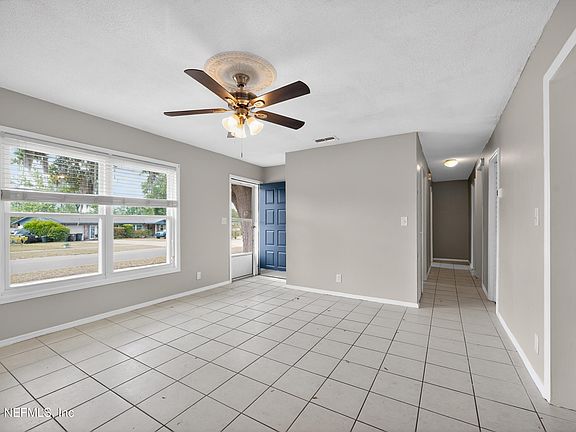 5th image of 7807 KNOLL Drive N