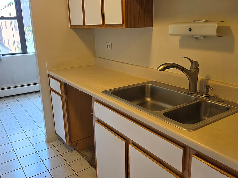 722 W Diversey Pkwy #402 — Photo 5