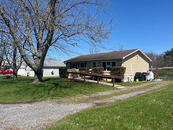 4th image of 127 Lisk St