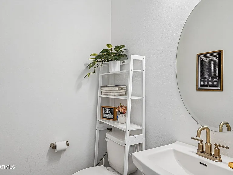 9019 W Denton Ln — Photo 25