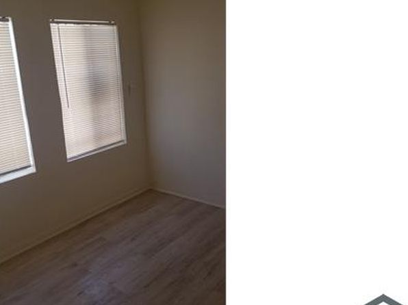 342 1/2 W 52nd Pl