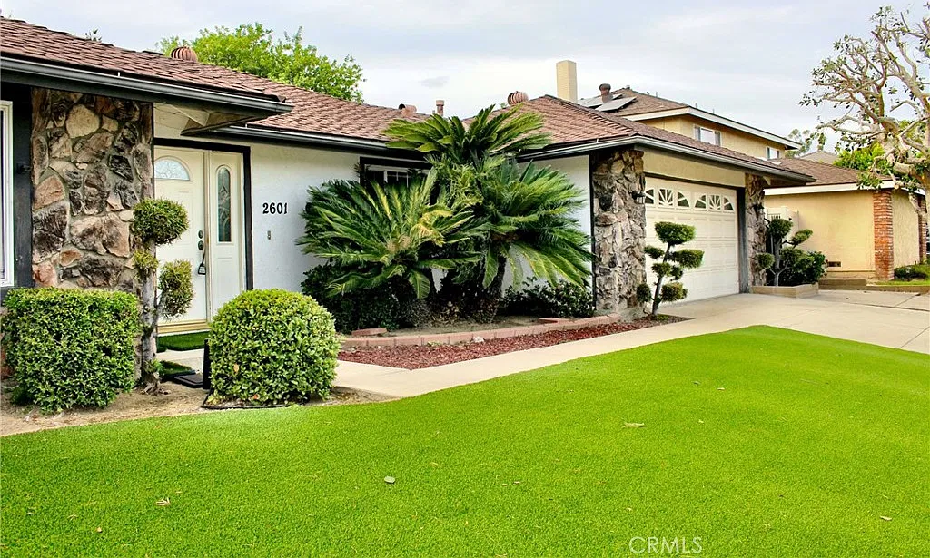 3 bed, 1446 sqft, $4,200 — Photo 1