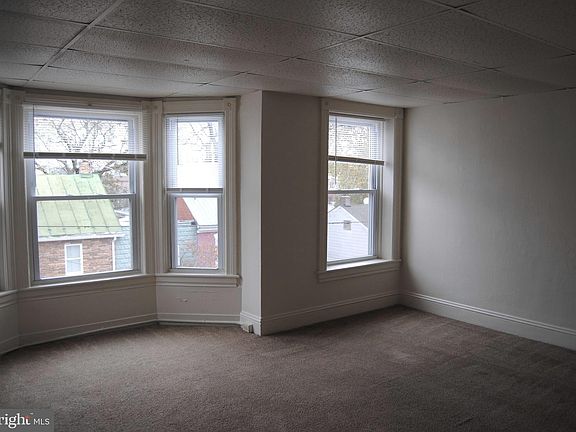 5th image of 427 W Franklin St #3