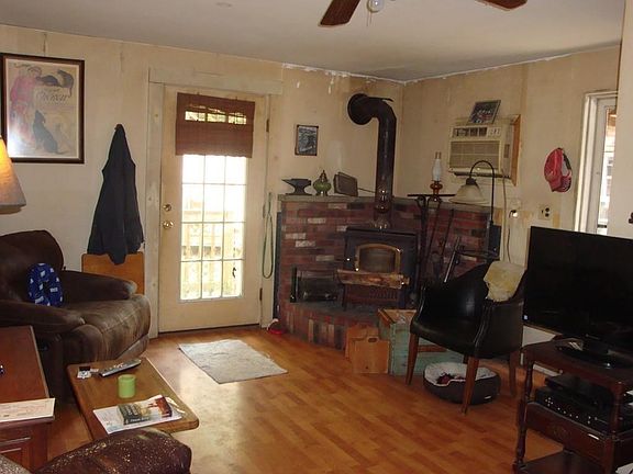 5th image of 441 W Union St