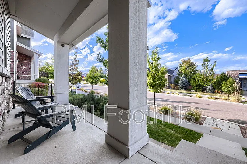 3 bed, 2.5 bath, 3105 sqft, $3,957 — Photo 3
