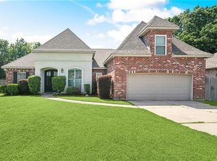 217 Turning Leaf Ln, Madisonville, LA 70447
