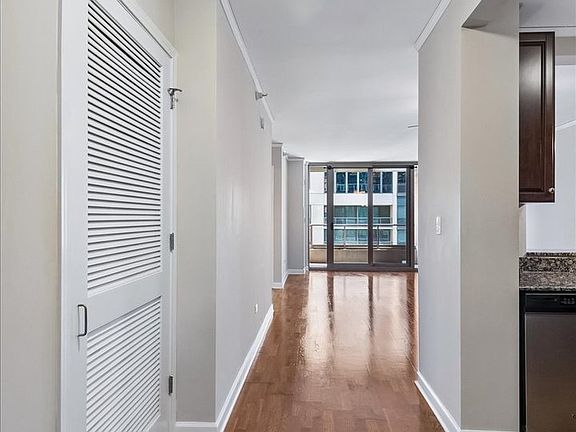 2nd image of 420 E Waterside Dr Unit 807