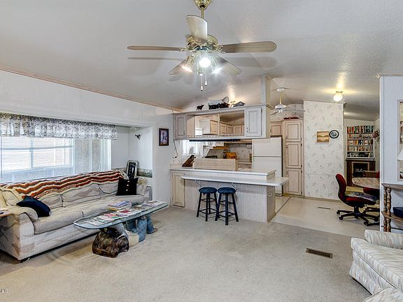 5th image of 9414 E Sunland Ave