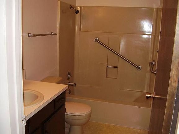 5th image of 750 N Fanning Ave