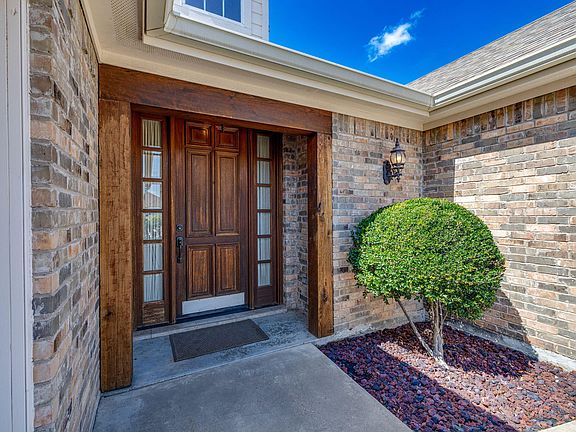 2nd image of 2026 Valleyview Dr